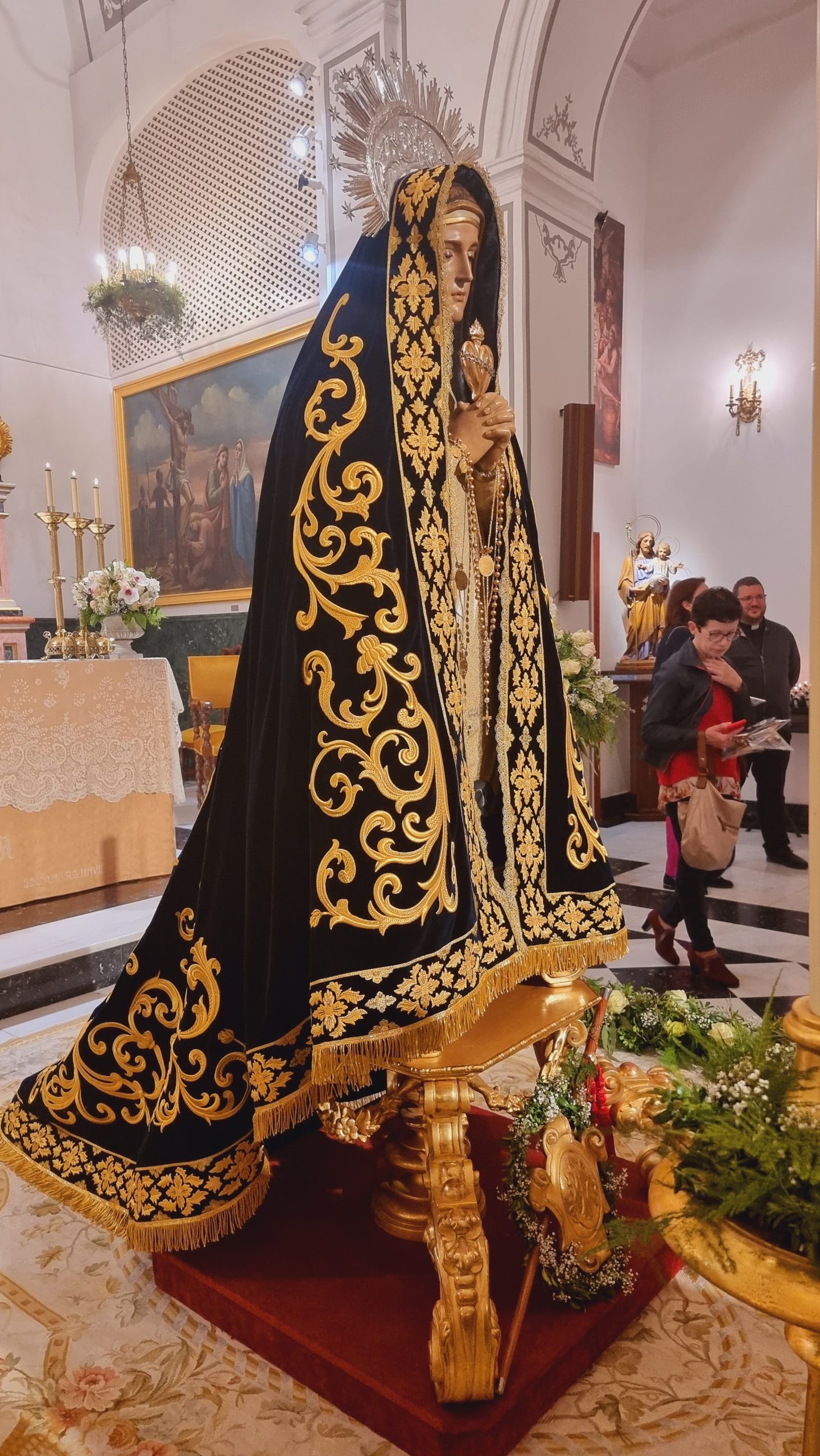Manto para la Virgen de la Soledad Ondara